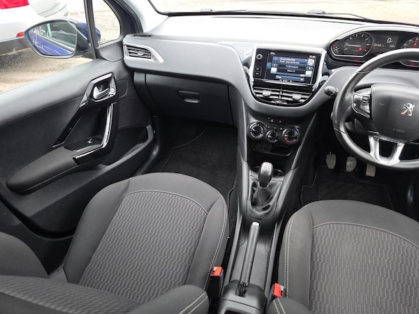 Used Peugeot 208 2017 for sale - 76223421: Photo 7