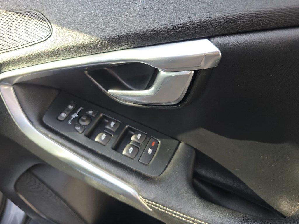 Used Volvo V40 2016 for sale - 76185263: Photo 24