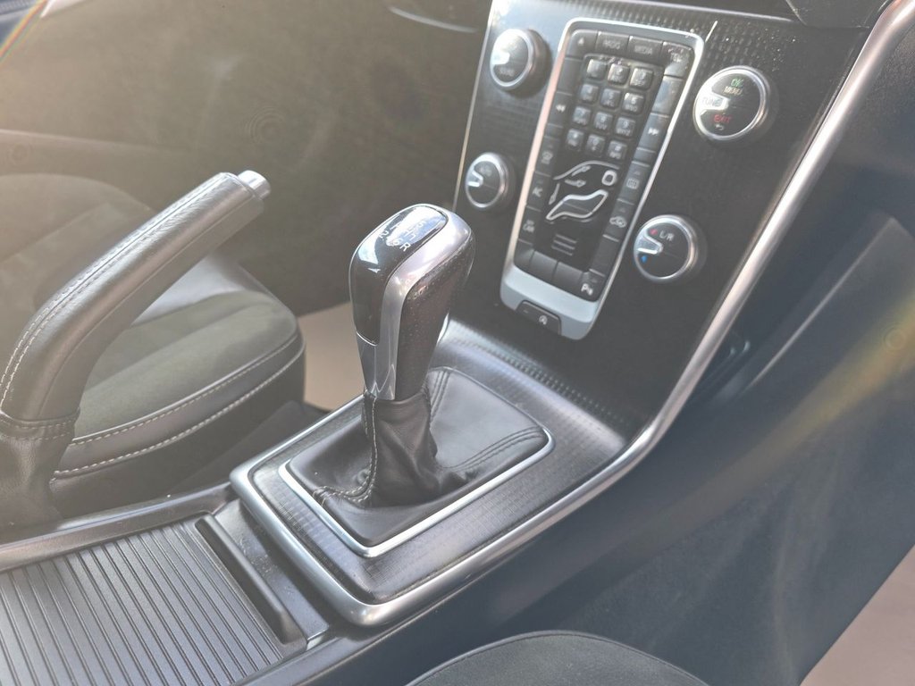 Used Volvo V40 2016 for sale - 76185263: Photo 26