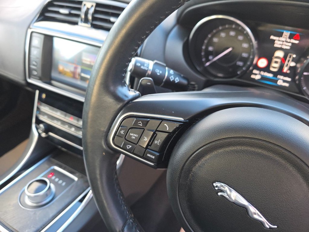 Used Jaguar XE 2016 for sale - 76496491: Photo 12