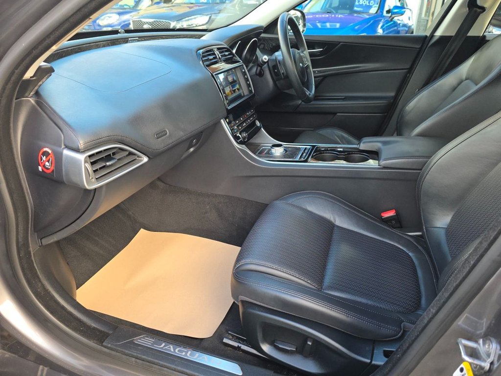 Used Jaguar XE 2016 for sale - 76496491: Photo 28