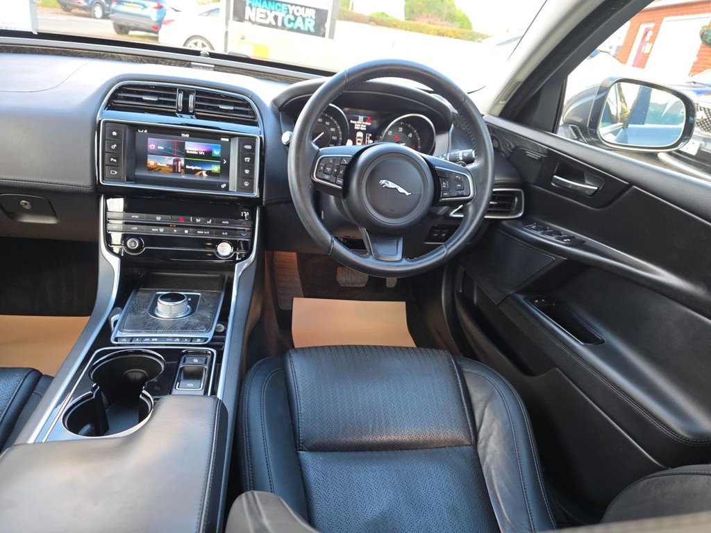 Used Jaguar XE 2016 for sale - 76496491: Photo 8