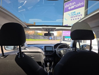 Used Peugeot 208 2015 for sale - 77708782: Photo