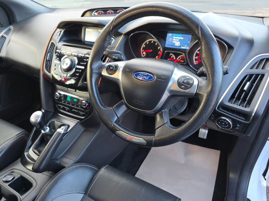 Used Ford Focus 2014 for sale - 77010127: Photo 14