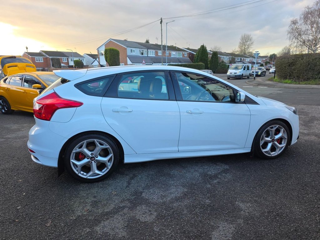 Used Ford Focus 2014 for sale - 77010127: Photo 16