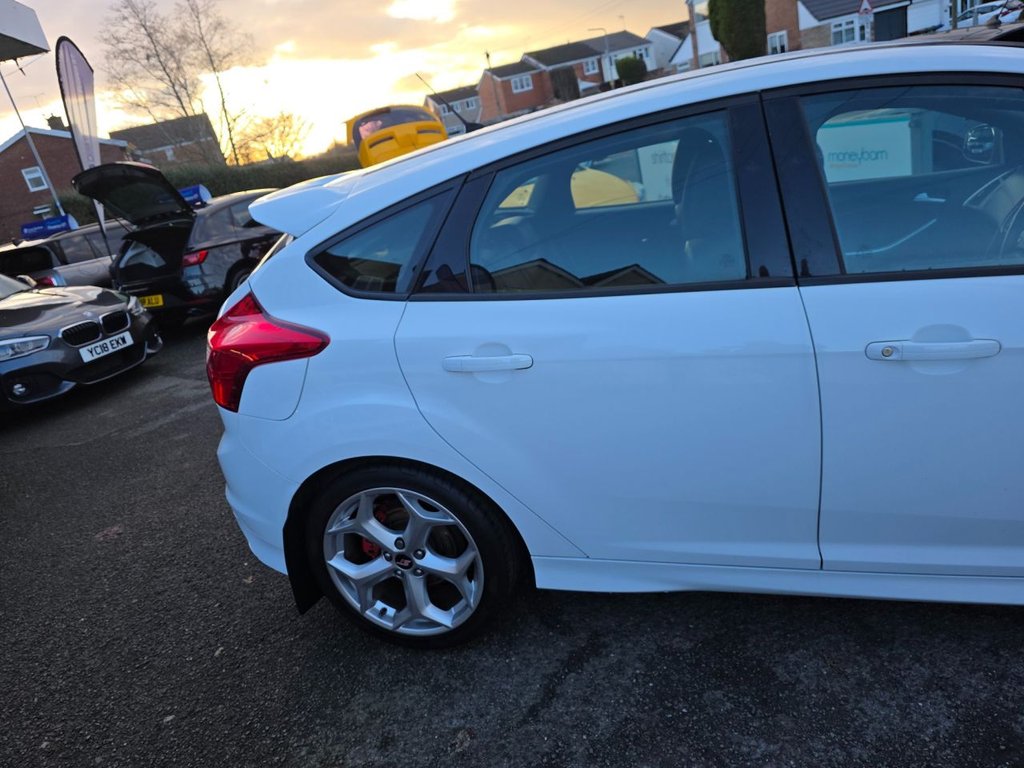 Used Ford Focus 2014 for sale - 77010127: Photo 17