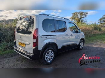 Used Peugeot Rifter 2020 for sale - 76643350: Photo