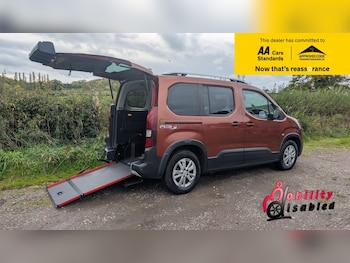 2021 - 1.2 PureTech Allure Premium AUTOMATIC Wheelchair Access Vehicle 5-Door