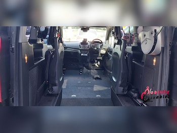 Used Ford Grand Tourneo Connect 2018 for sale - 75467027: Photo