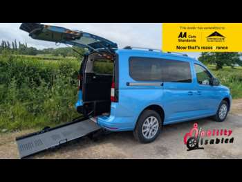 2024 (05) - 1.5 EcoBoost Titanium AUTOMATIC Drive From or Up Front Wheelchair Accessibl 5-Door