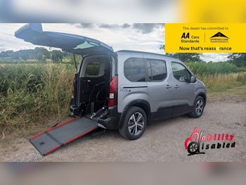 2024 - 1.5 Diesel AUTO Wheelchair Accessible Vehicle WAV 5-Door