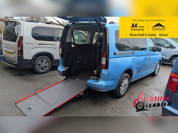 2022 - Titanium Manual Wheelchair Accessible Vehicle 5-Door