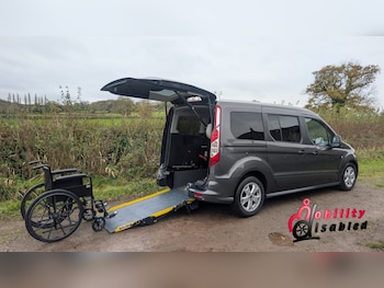 Used Ford Grand Tourneo Connect 2017 for sale - 76725679: Photo