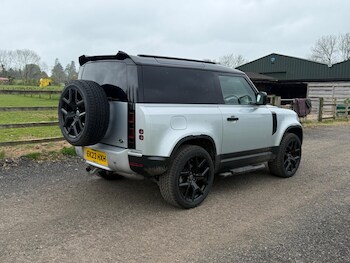 Used Land Rover Defender 90 2023 for sale - 78244709: Photo