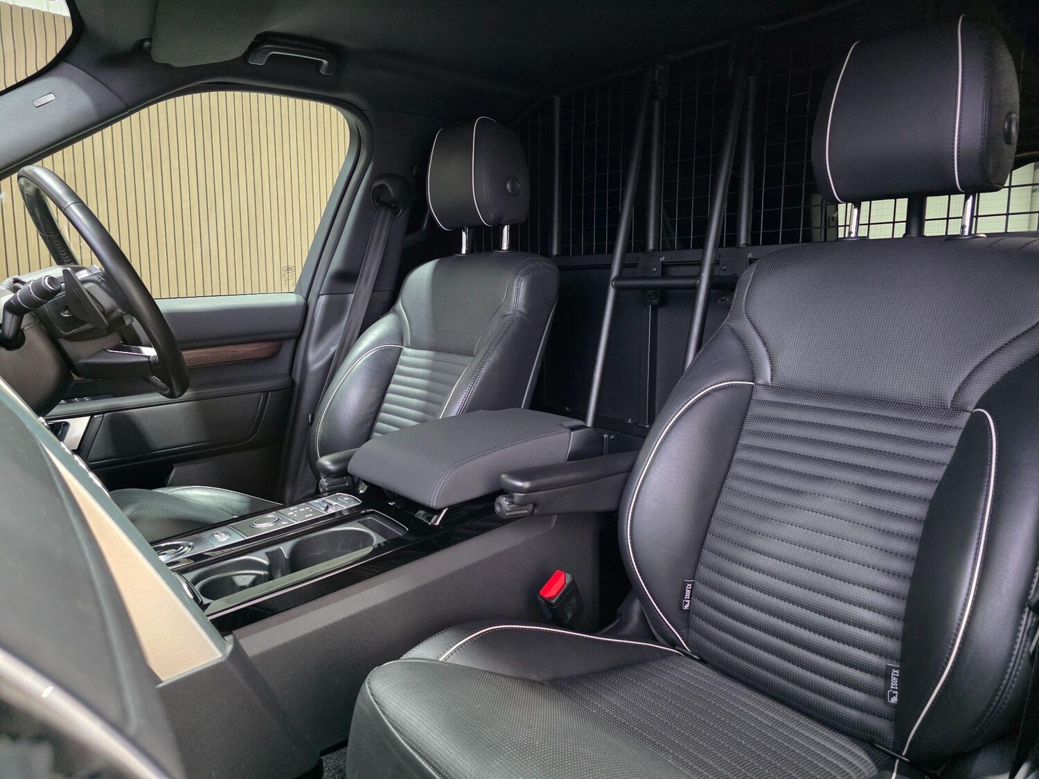 Used Land Rover Discovery 2018 for sale - 76521767: Photo 18