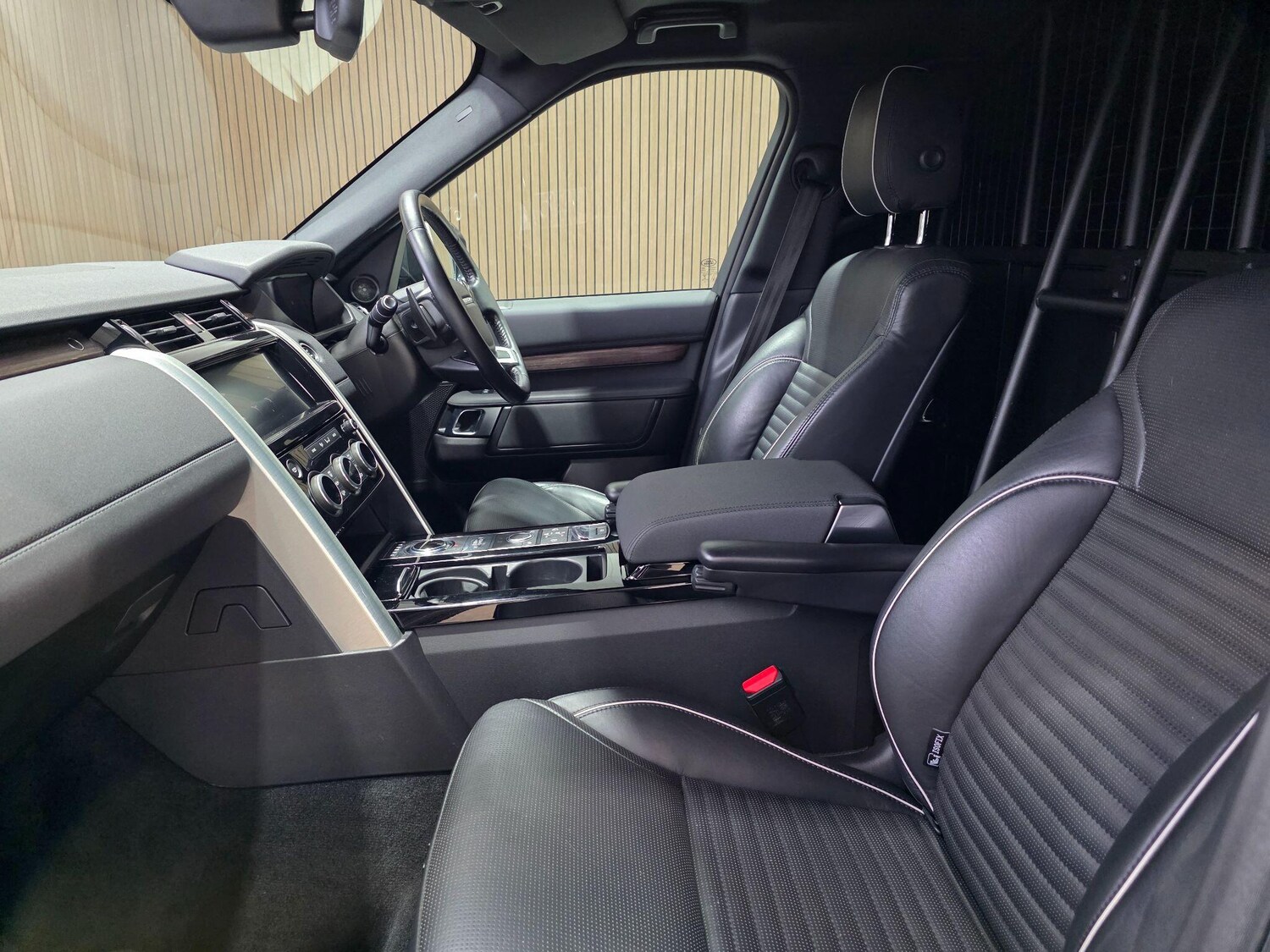 Used Land Rover Discovery 2018 for sale - 76521767: Photo 19