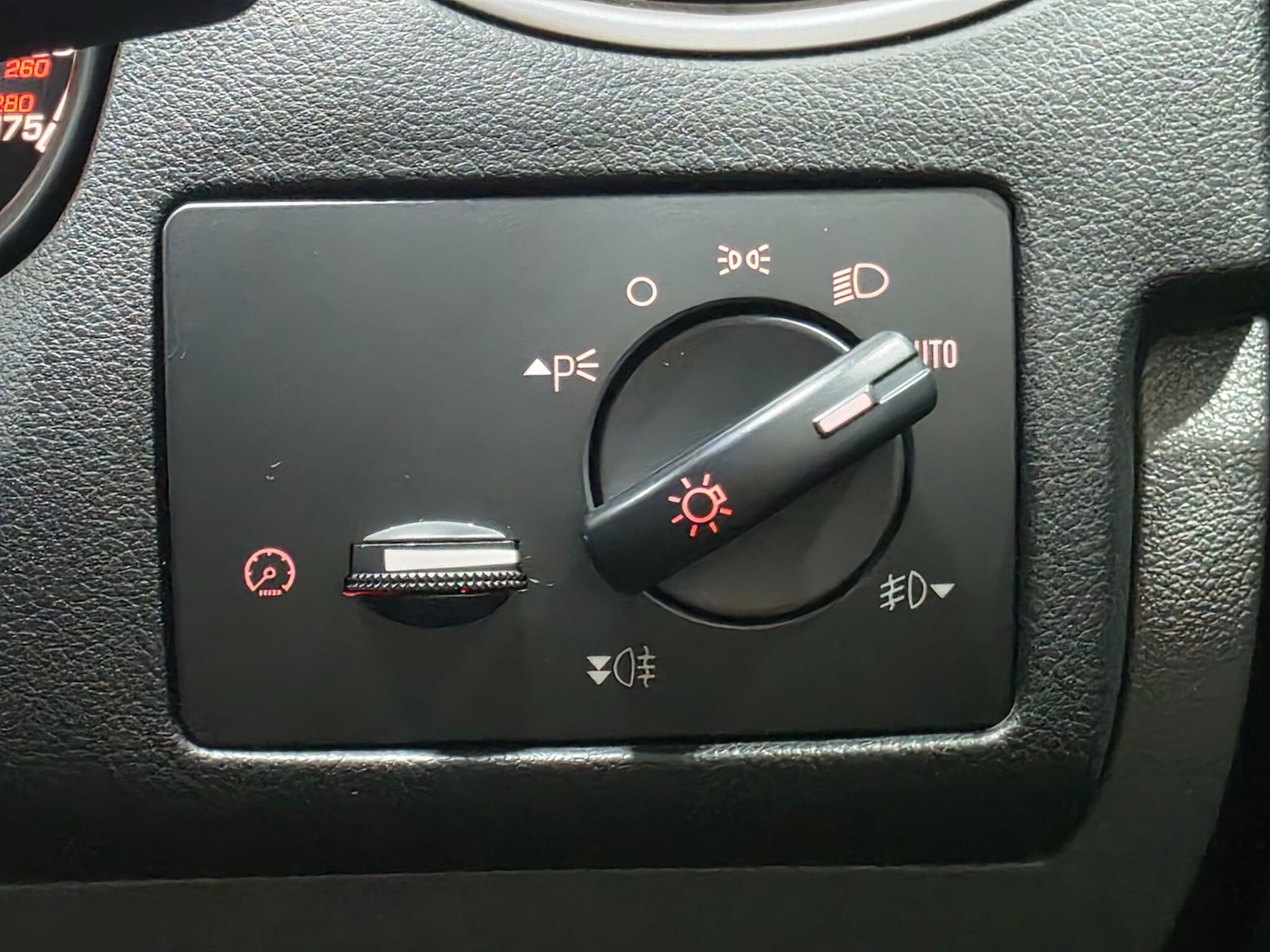 Used Ford Focus 2010 for sale - 76380883: Photo 33