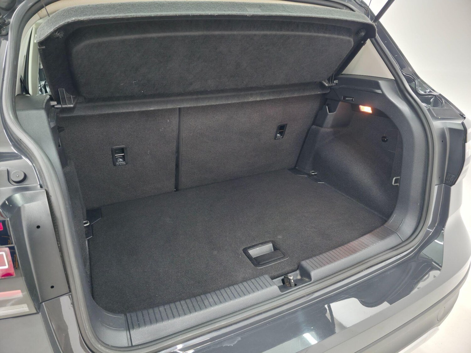 Used Volkswagen T-Cross 2019 for sale - 76032289: Photo 28