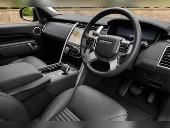 Used Land Rover Discovery 2024 for sale - 78600620: Photo