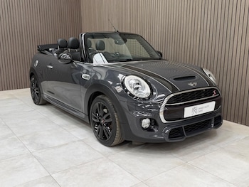 Used MINI Convertible 2018 for sale - 79373610: Photo