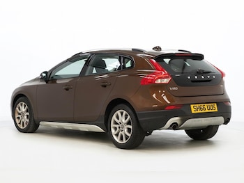 Used Volvo V40 Cross Country 2016 for sale - 76122216: Photo