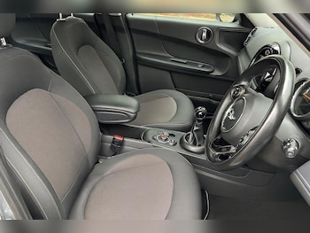 Used MINI Countryman 2018 for sale - 76608534: Photo