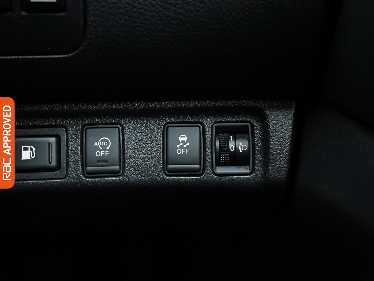 Used Nissan Navara 2018 for sale - 75932668: Photo 17