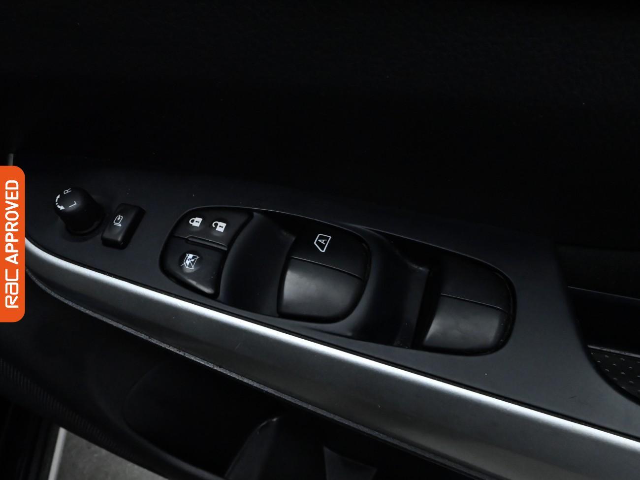 Used Nissan Navara 2018 for sale - 75932668: Photo 22