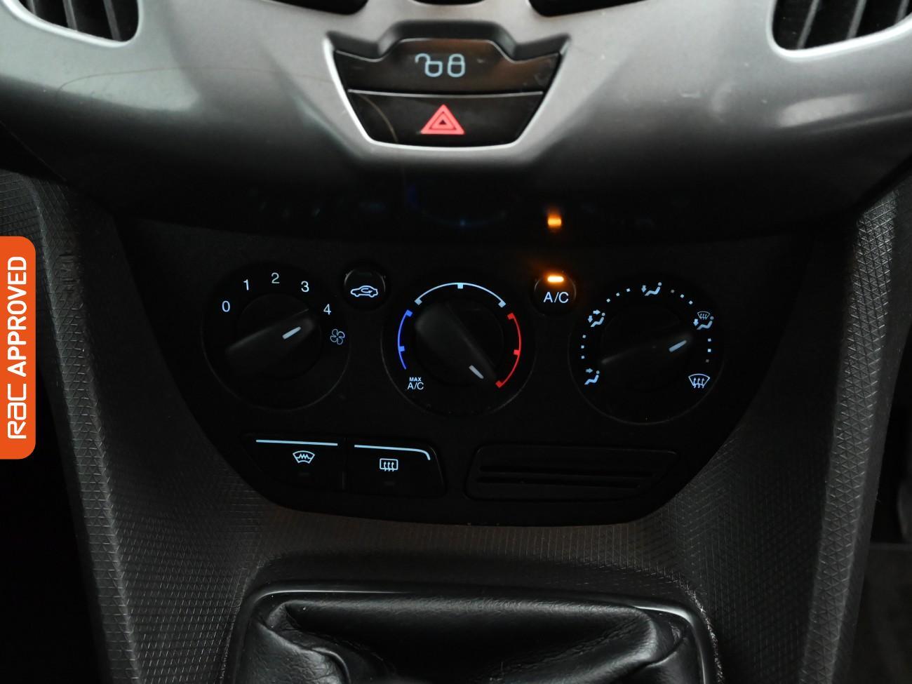 Used Ford Tourneo Connect 2015 for sale - 76916361: Photo 14