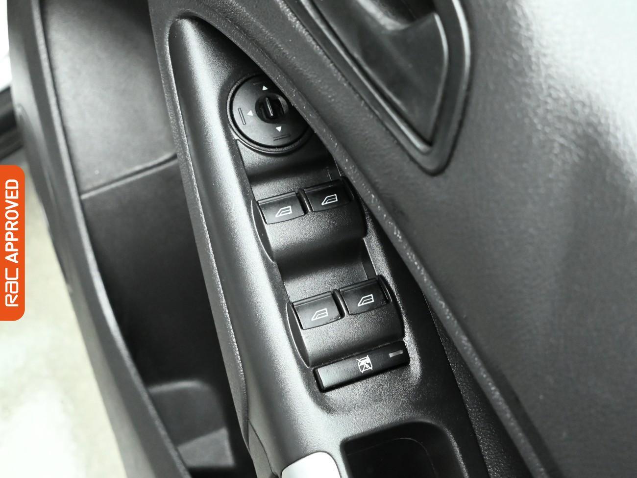 Used Ford Tourneo Connect 2015 for sale - 76916361: Photo 18