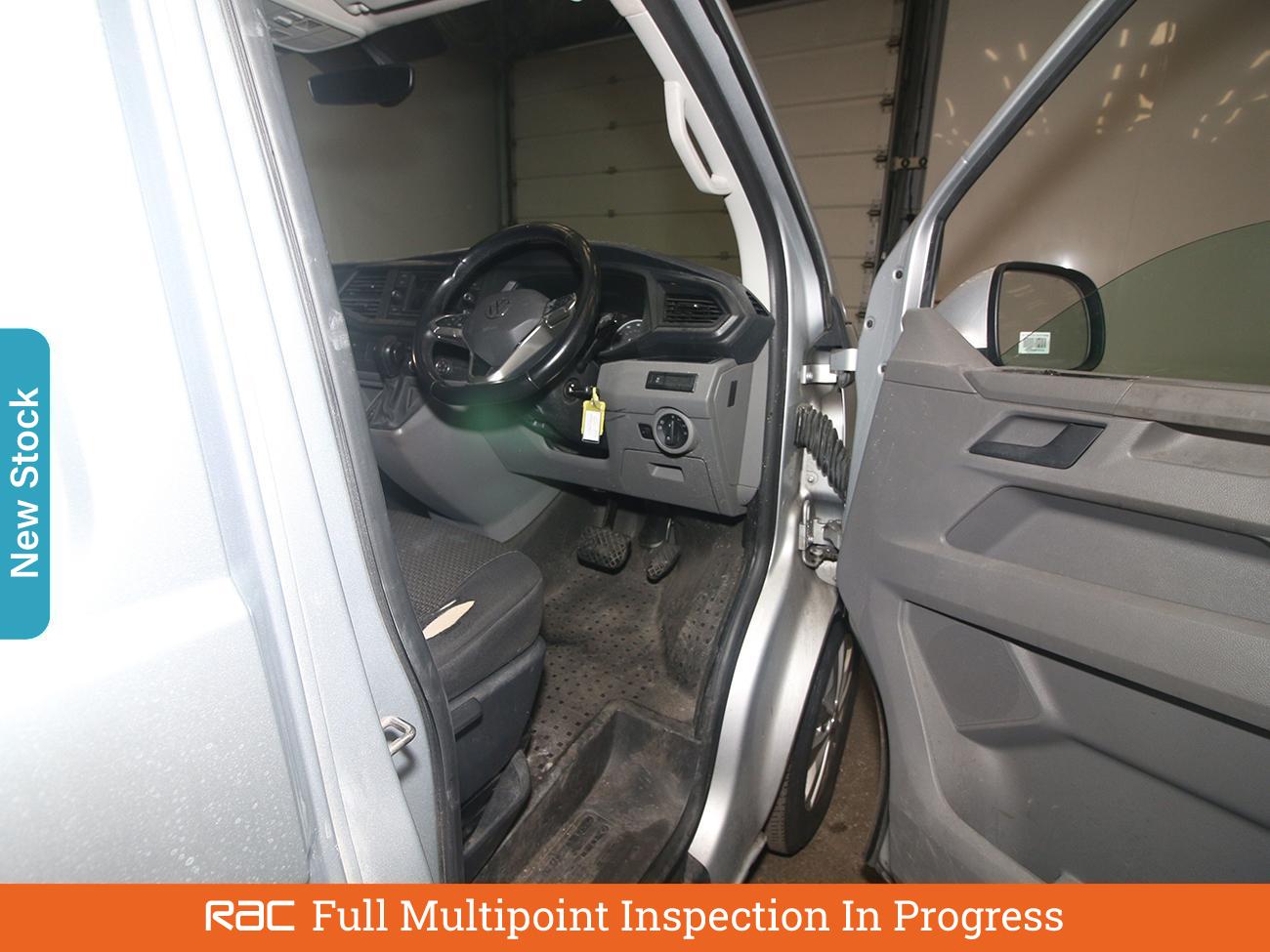 Used Volkswagen Transporter 2021 for sale - 76364683: Photo 2