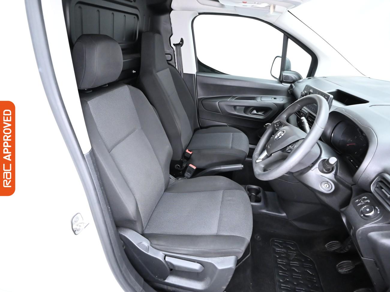 Used Vauxhall Combo 2021 for sale - 76649084: Photo 2