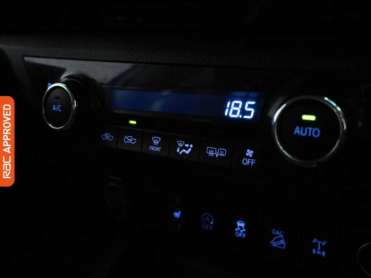 Used Toyota Hilux 2019 for sale - 75945656: Photo 17