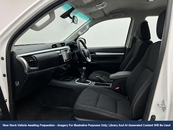 Used Toyota Hilux 2023 for sale - 79080711: Photo