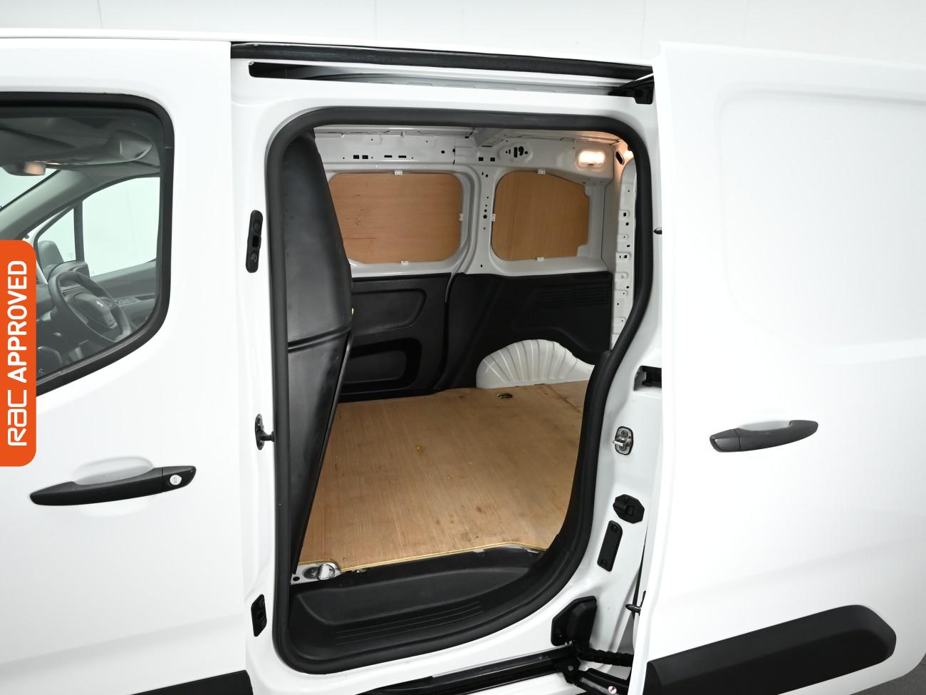 Used Peugeot Partner 2021 for sale - 77000617: Photo 13