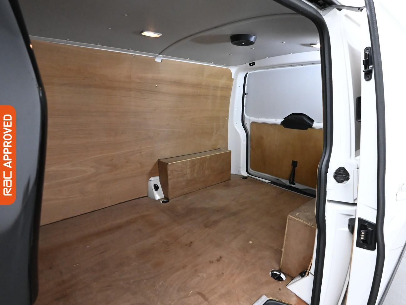 Used Volkswagen Transporter 2019 for sale - 77117839: Photo 3