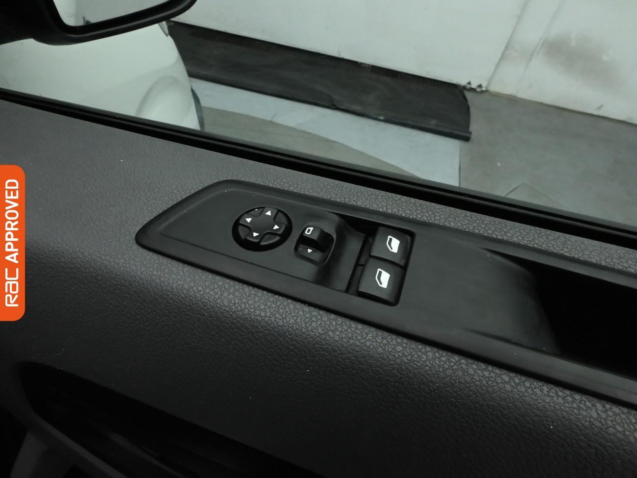 Used Peugeot e-Expert 2021 for sale - 76649172: Photo 24