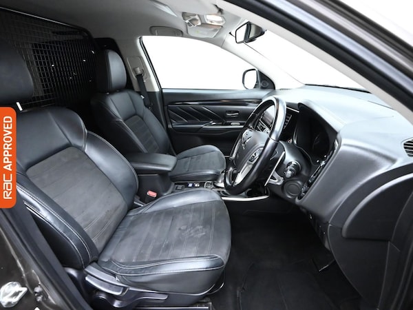 Used Mitsubishi Outlander 2019 for sale - 75699712: Photo 2