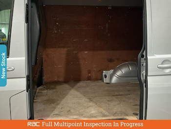 Used Volkswagen Transporter 2019 for sale - 76462282: Photo