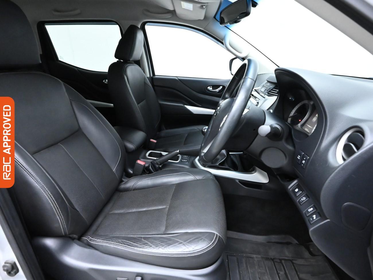 Used Nissan Navara 2018 for sale - 75898904: Photo 2