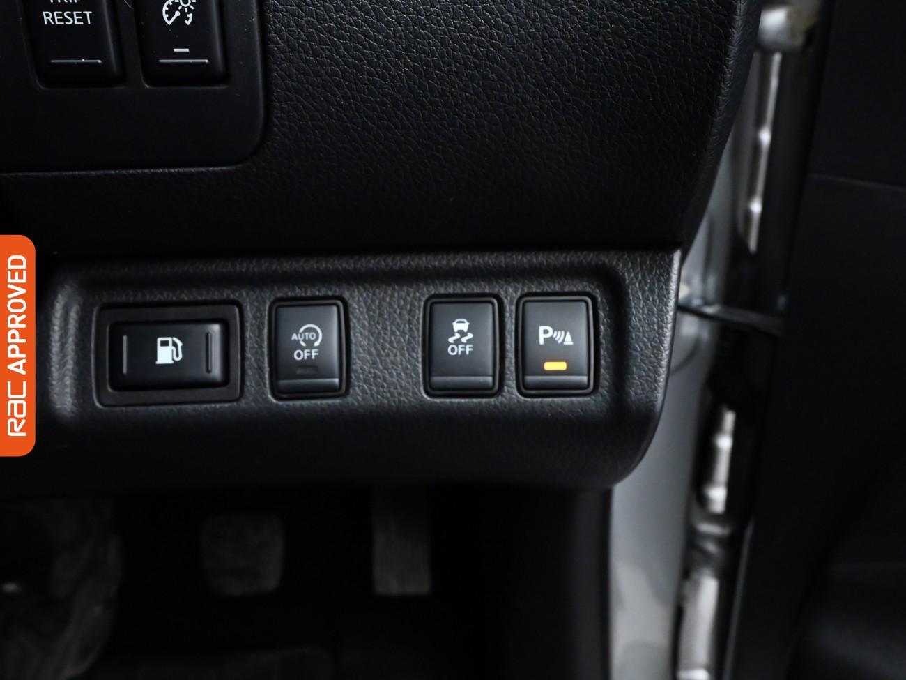 Used Nissan Navara 2018 for sale - 75898904: Photo 24