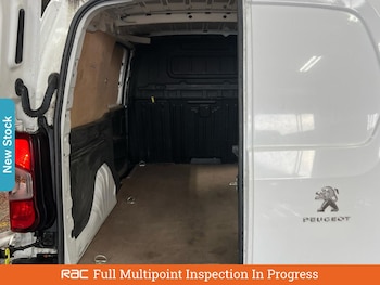 Used Peugeot Partner 2021 for sale - 76230705: Photo