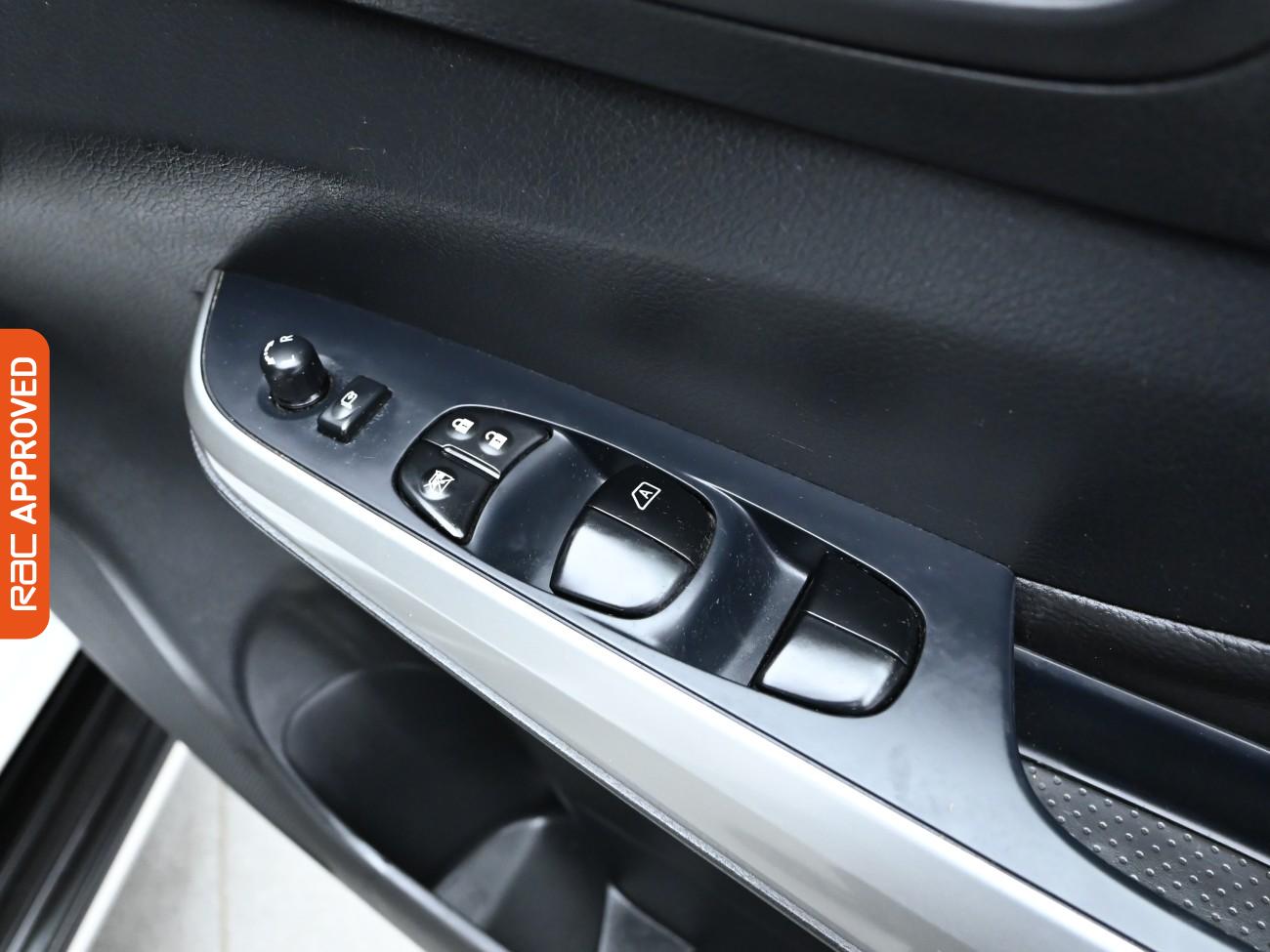 Used Nissan Navara 2021 for sale - 75924868: Photo 25