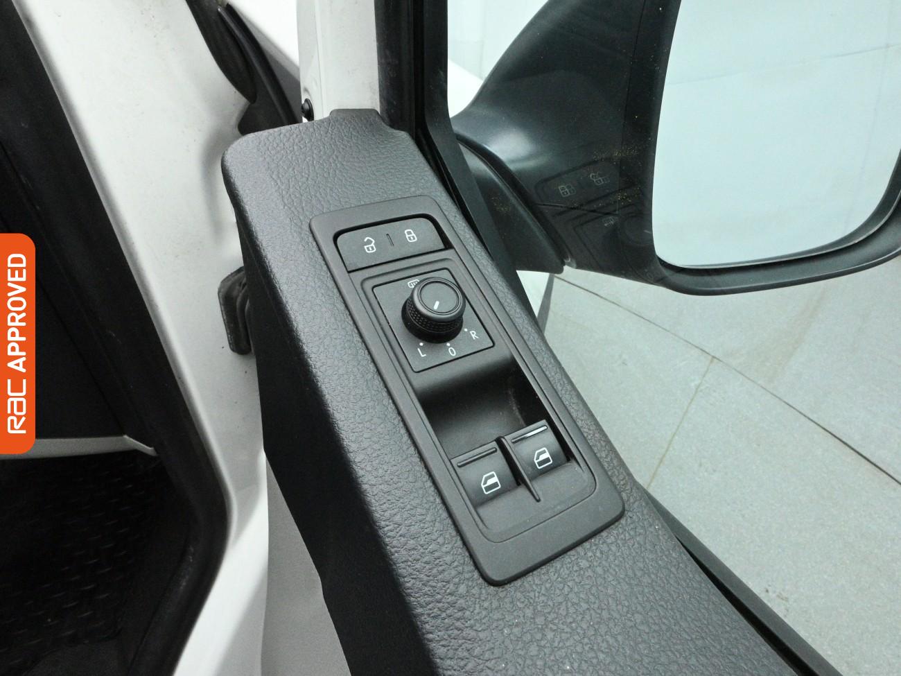 Used Volkswagen Transporter 2019 for sale - 76972690: Photo 23