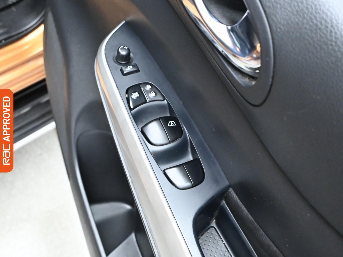 Used Nissan Navara 2018 for sale - 75819545: Photo 21