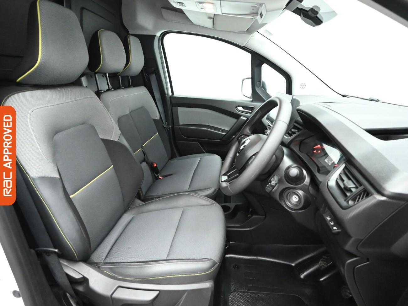 Used Renault Kangoo 2024 for sale - 76230710: Photo 2