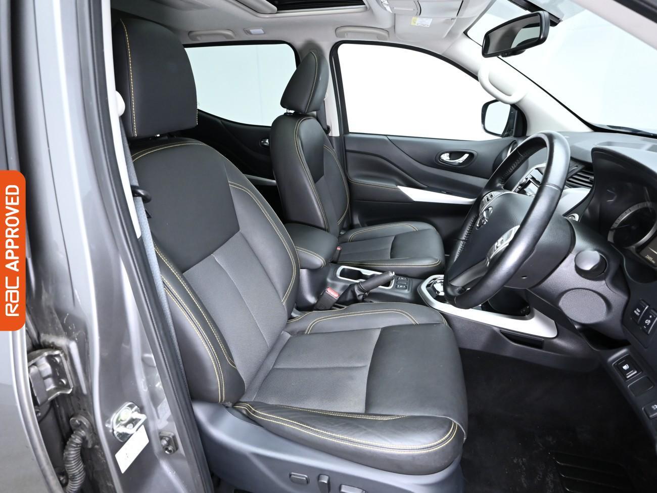 Used Nissan Navara 2019 for sale - 75699717: Photo 2