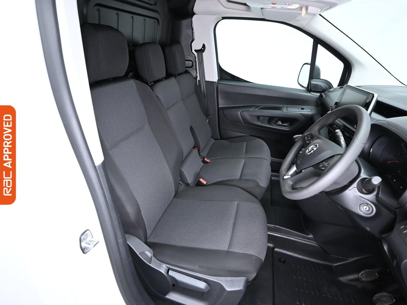 Used Vauxhall Combo 2023 for sale - 76697674: Photo 2