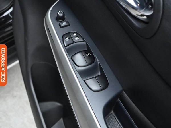 Used Nissan Navara 2020 for sale - 75156713: Photo 19