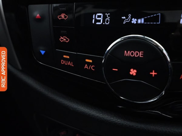Used Nissan Navara 2020 for sale - 75787272: Photo 17